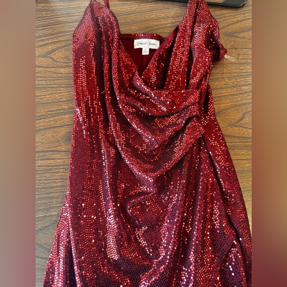 Red sparkly prom/ hoco dress. - Picture 1 of 3